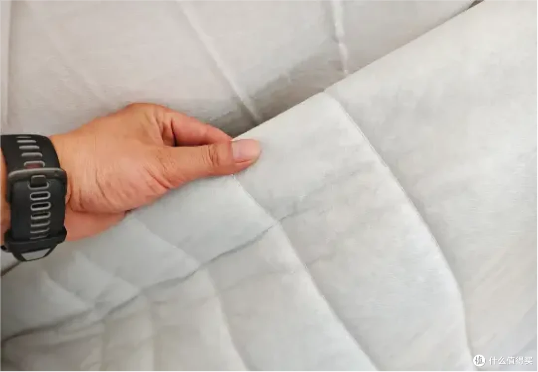 老床垫换新,入手8H黑金刚大口径护脊弹簧乳胶床垫,软硬兼顾