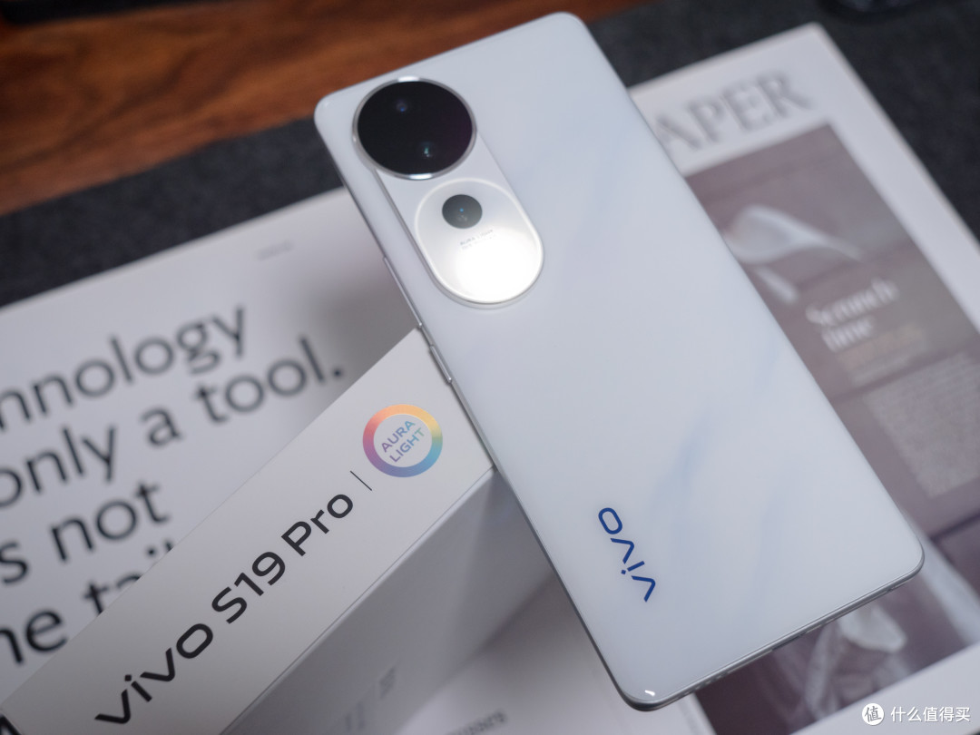 一支手机就是一个影棚!vivo S19 Pro除了柔光人像还剩什么?