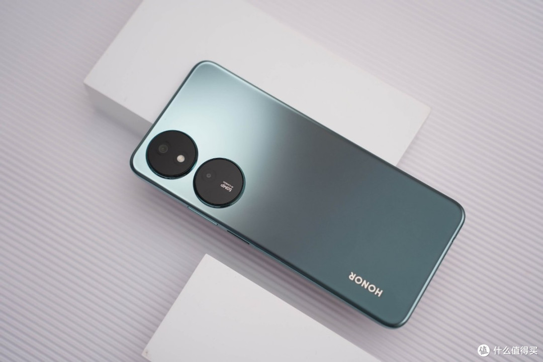 荣耀百元机“亮剑”,6000mAh+850nit高亮屏+5000万影像,只卖939元!