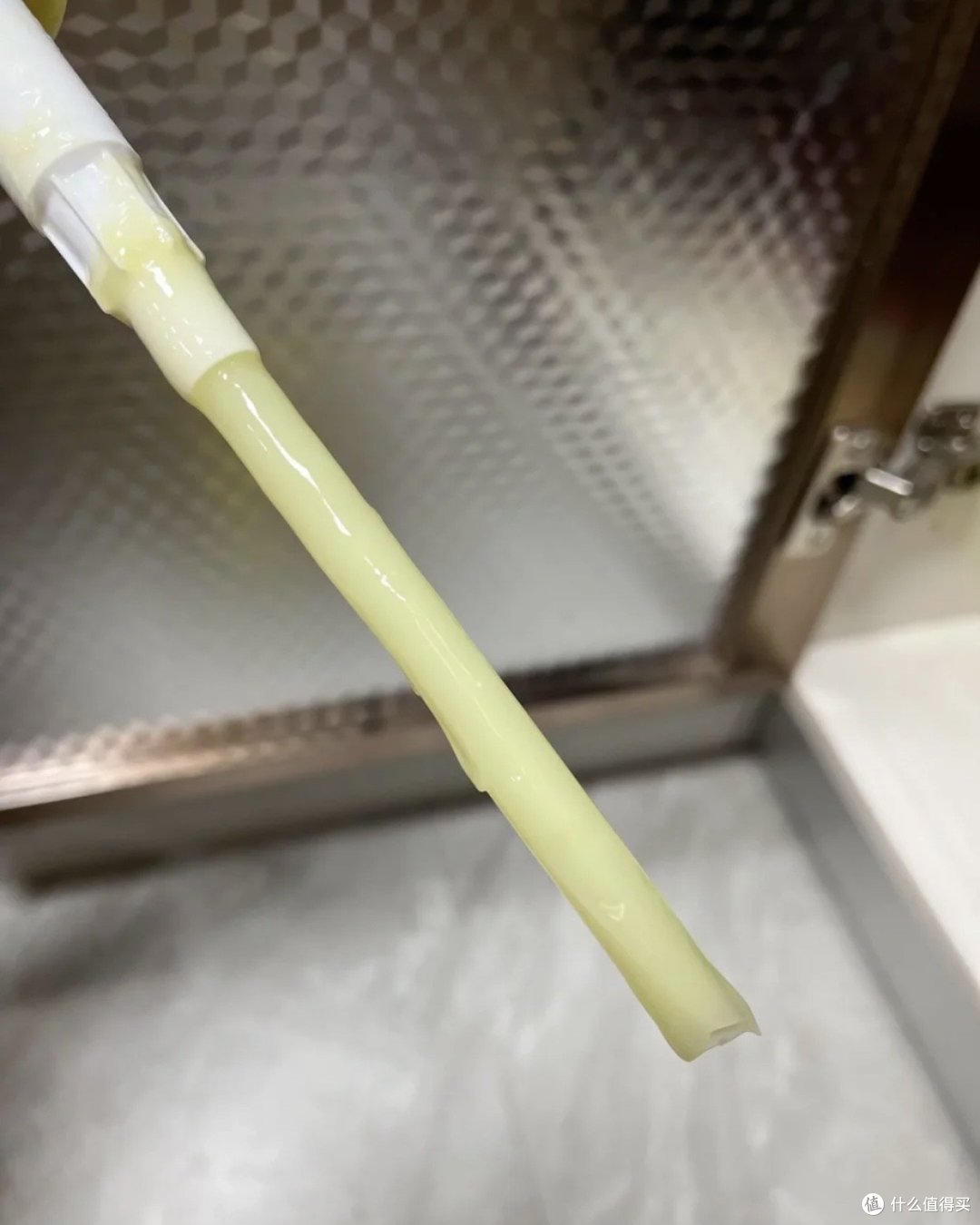 柔顺如丝！蜂花护发素让你告别毛躁，焕发自然光泽！