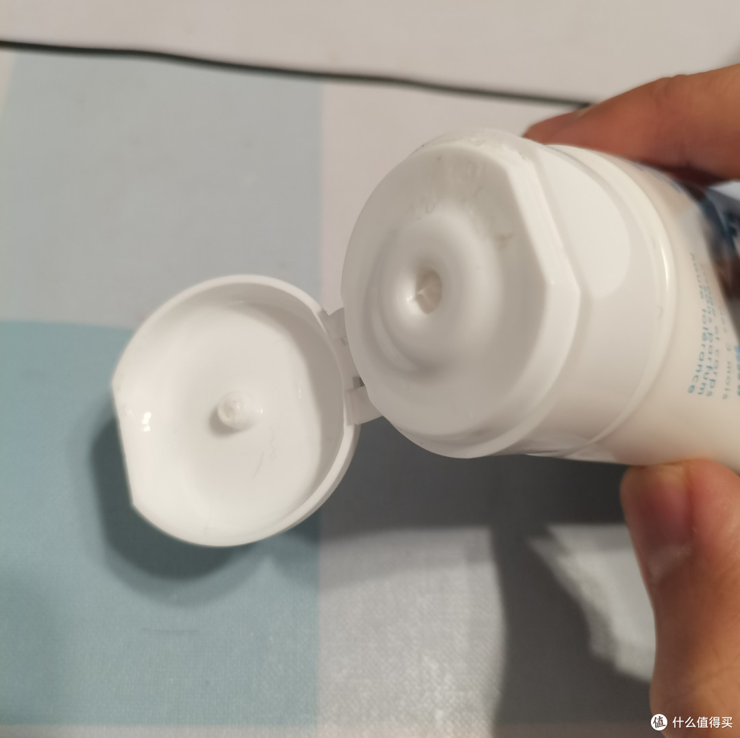 肌肤敏感?来试试制药大佬家的蓝绷带--比亚芬维生素B5面霜