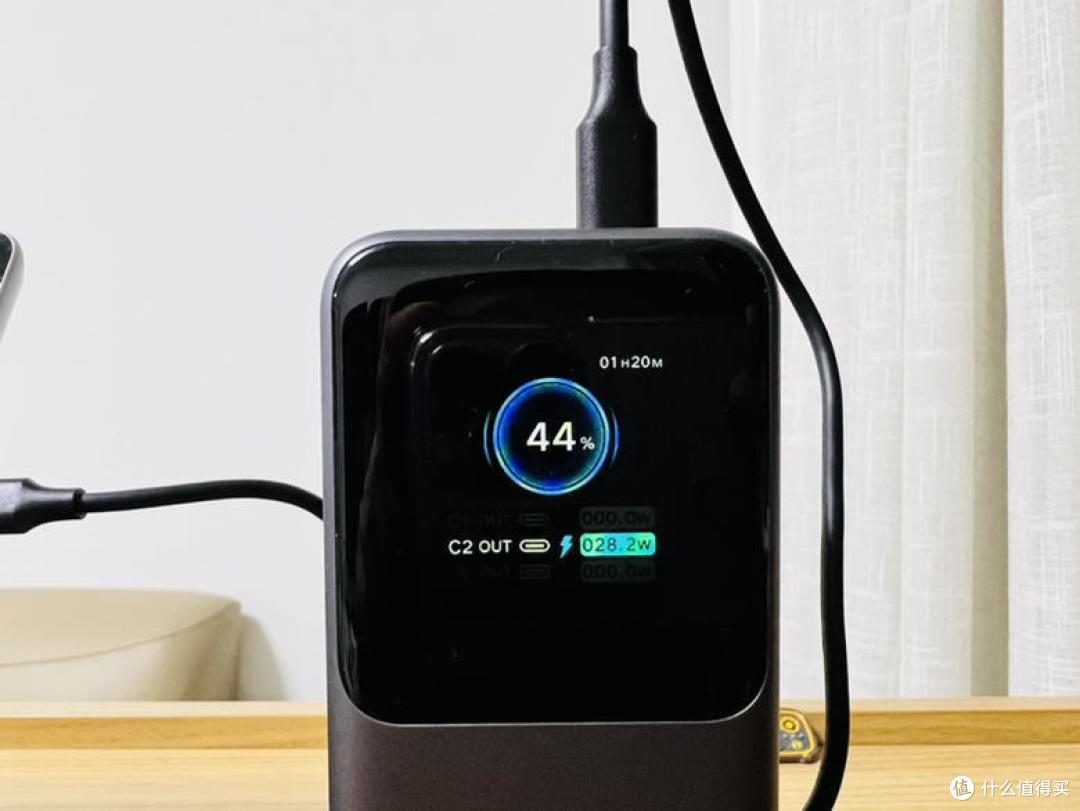 绿联能量湃Pro充电宝评测分享：130w大功率，外出告别用电蕉绿