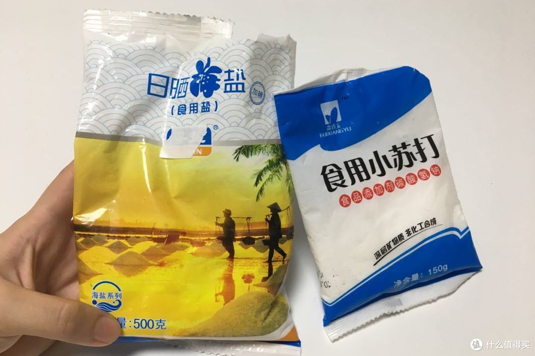 往马桶里撒一把这个,不管污渍多脏多厚,瞬间冲得干干净净