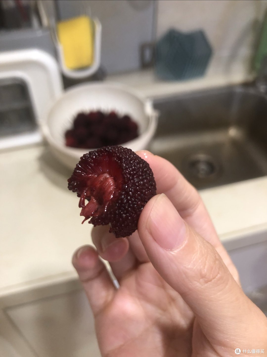 叹完荔枝,再吃杨梅,这杨梅包装就是高级!