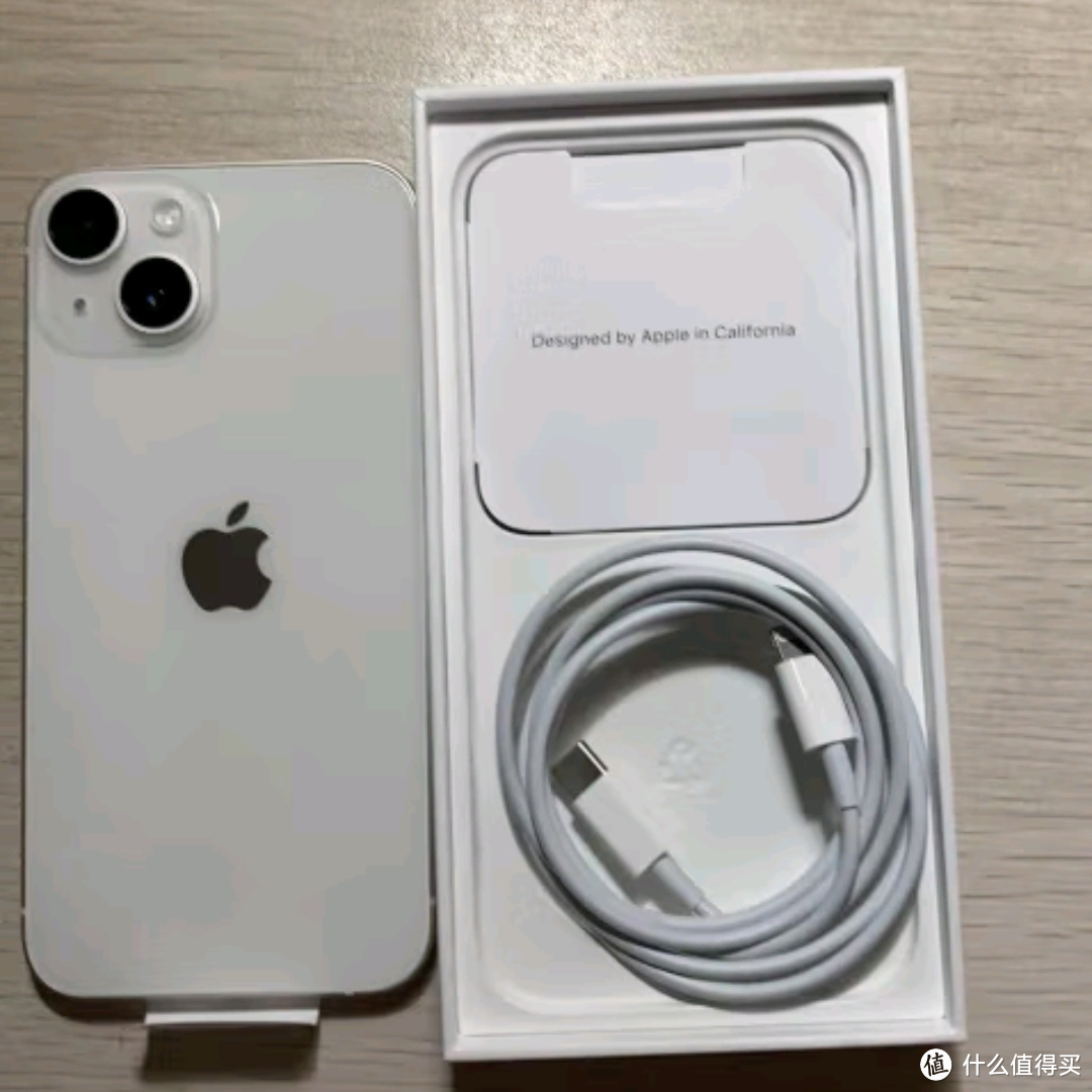 iPhone 13蓝色版惊艳上市！颜值与性能并存