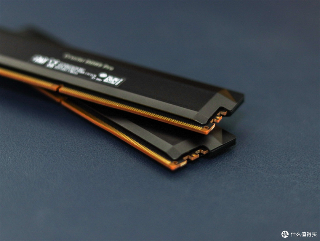 还不知道D5内存怎么选的看进来,英睿达DDR5 Pro 6000MHz超频马甲条默频就达5600MHz,699,闭眼入
