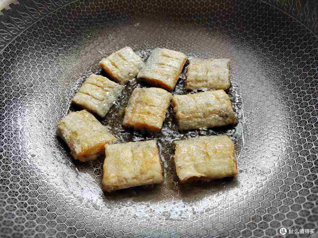 女人不想提前绝经，5种食物敞开吃，滋养卵巢，雌激素旺盛显年轻
