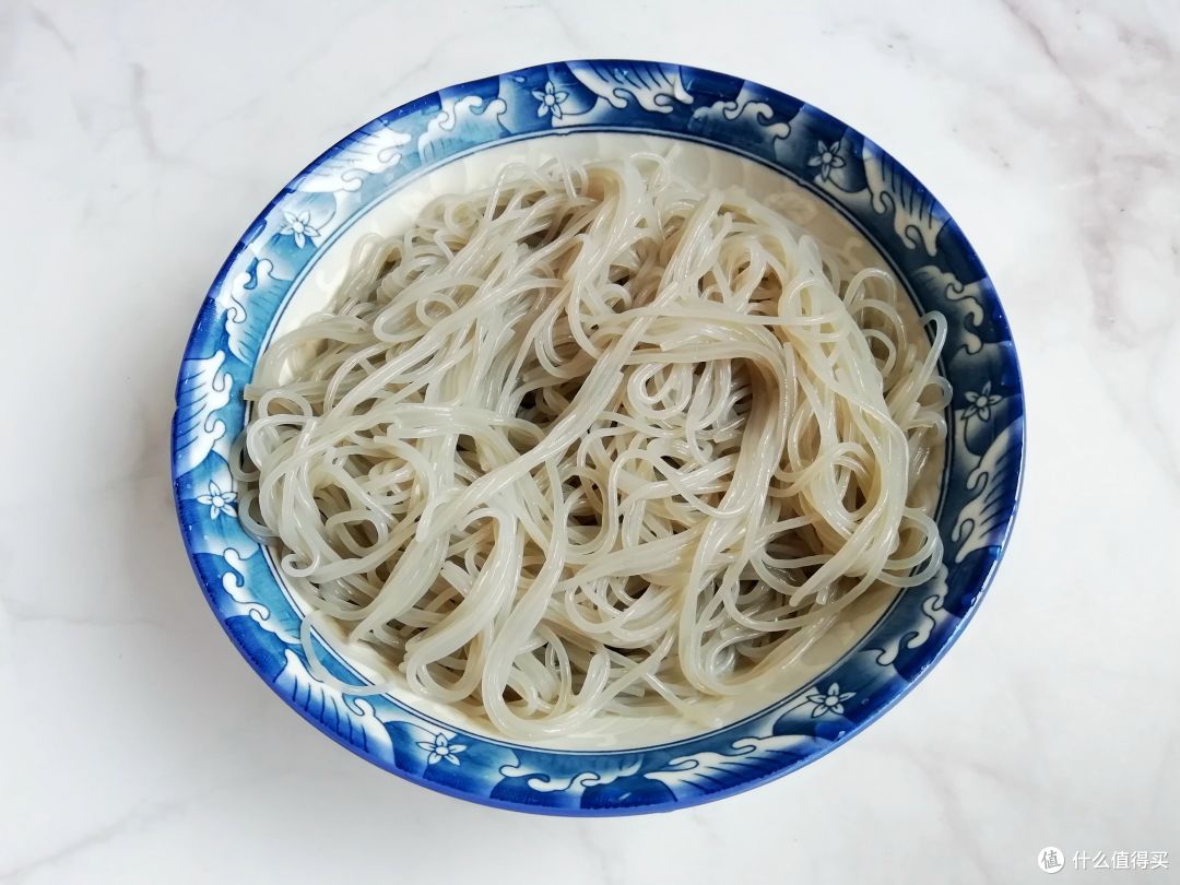 女人不想提前绝经，5种食物敞开吃，滋养卵巢，雌激素旺盛显年轻