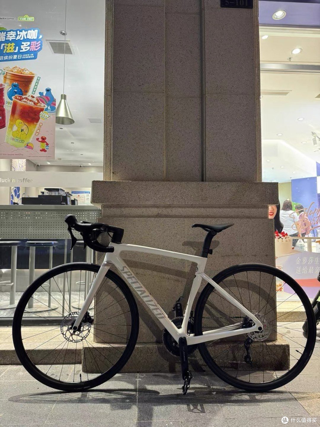 SPECIALIZED闪电TARMAC SL7 SPORT碳纤维竞速公路自行车:速度与激情的完美结合