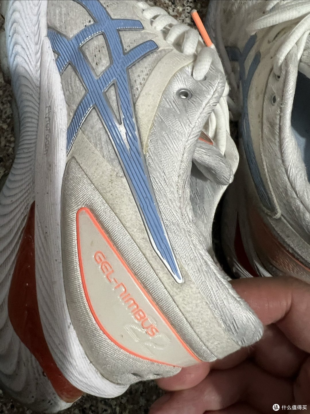 2020年买的一双亚瑟士的NIMBUS22,现在还是这么好,真是不错!
