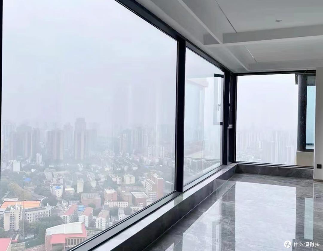 不听劝,装修时坚持“不封阳台”,入住半年后朋友们都夸爆了!