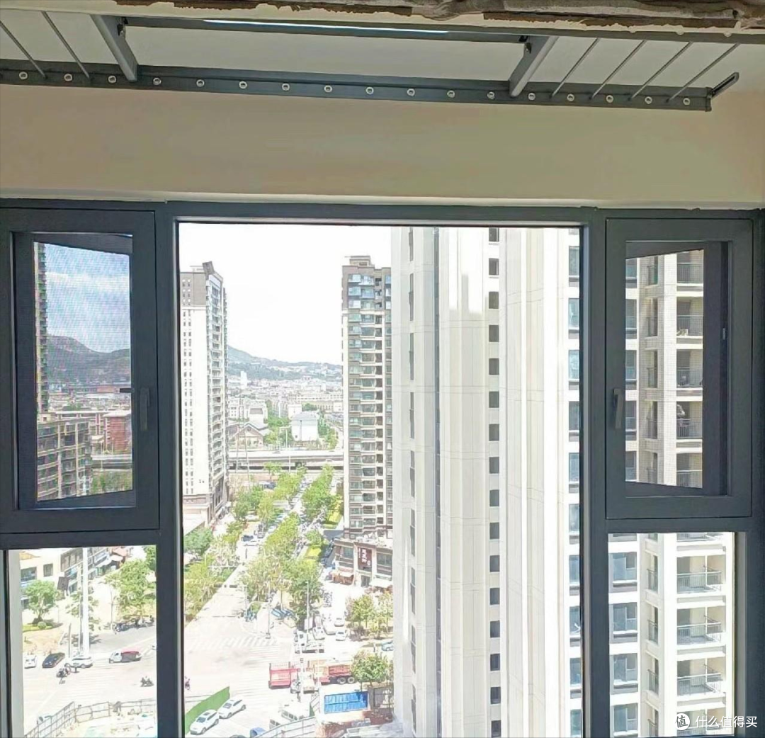 不听劝,装修时坚持“不封阳台”,入住半年后朋友们都夸爆了!