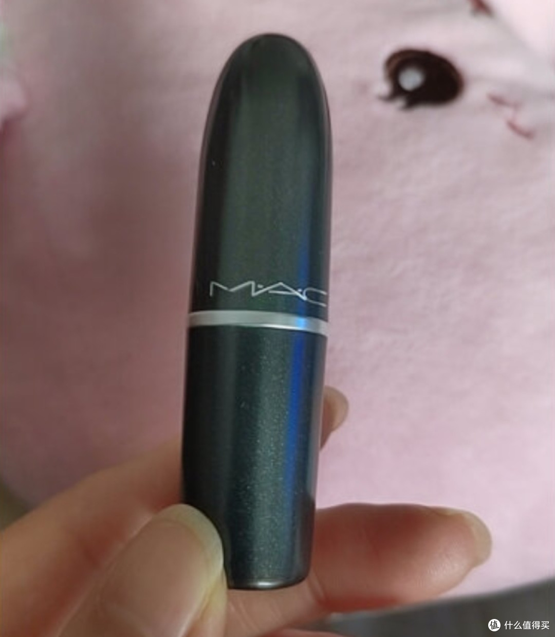 艳红唇蕴藏的自信之光