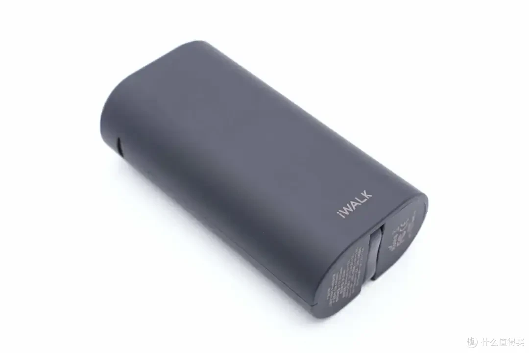 内置2节LG21700电芯,iWALK口袋宝10000 Pro移动电源拆解