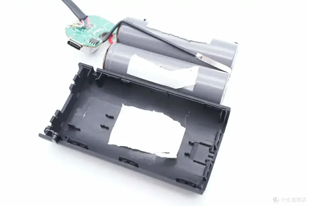 内置2节LG21700电芯,iWALK口袋宝10000 Pro移动电源拆解