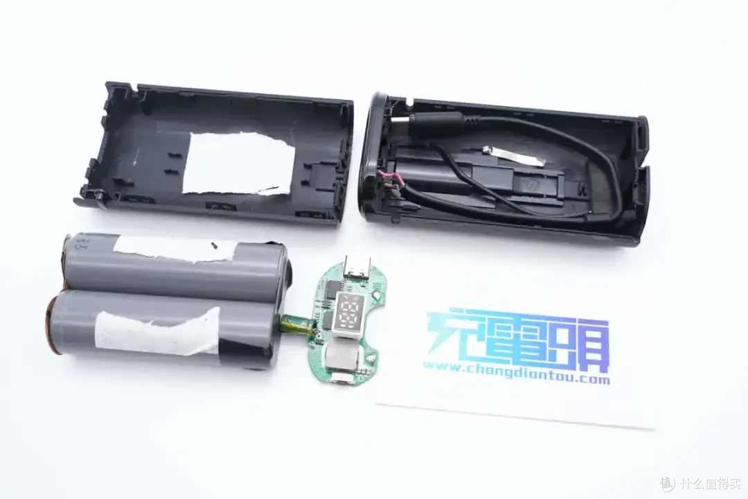内置2节LG21700电芯,iWALK口袋宝10000 Pro移动电源拆解