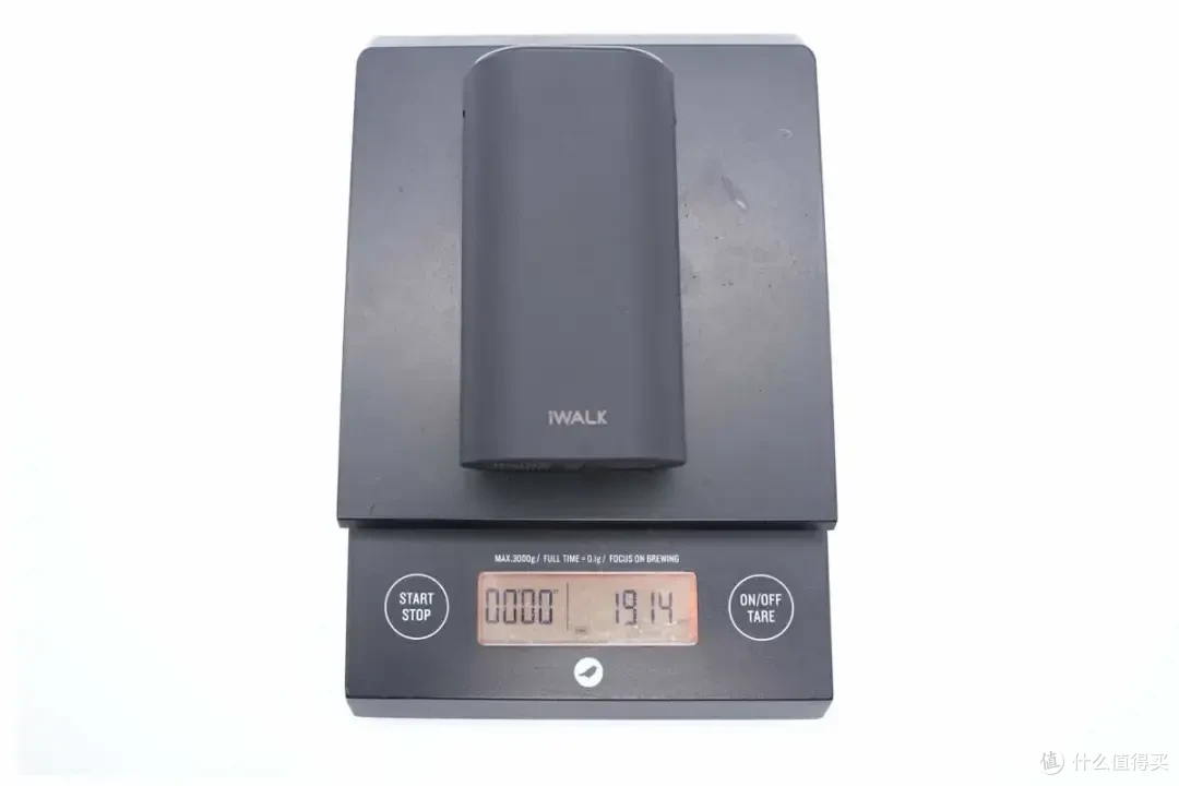 内置2节LG21700电芯,iWALK口袋宝10000 Pro移动电源拆解