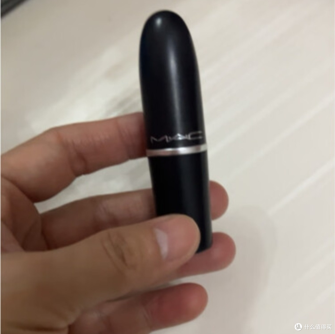 靓丽如春花,哑光口红的柔美韵味