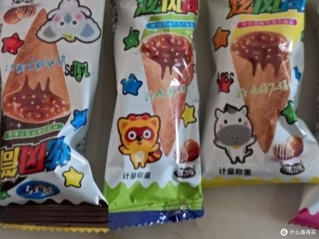 《四郎乳酸菌巧克力脆筒》:儿童威化饼干零食