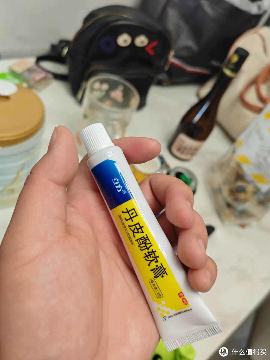 立方丹皮酚软膏：全方位守护肌肤健康的外用良药