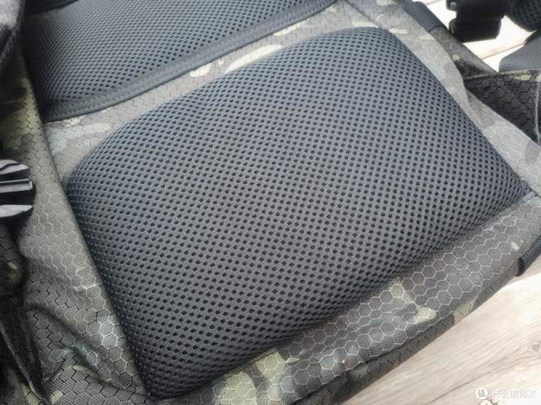 沉稳超能,全能应对:MAXGEAR暗星战术背包