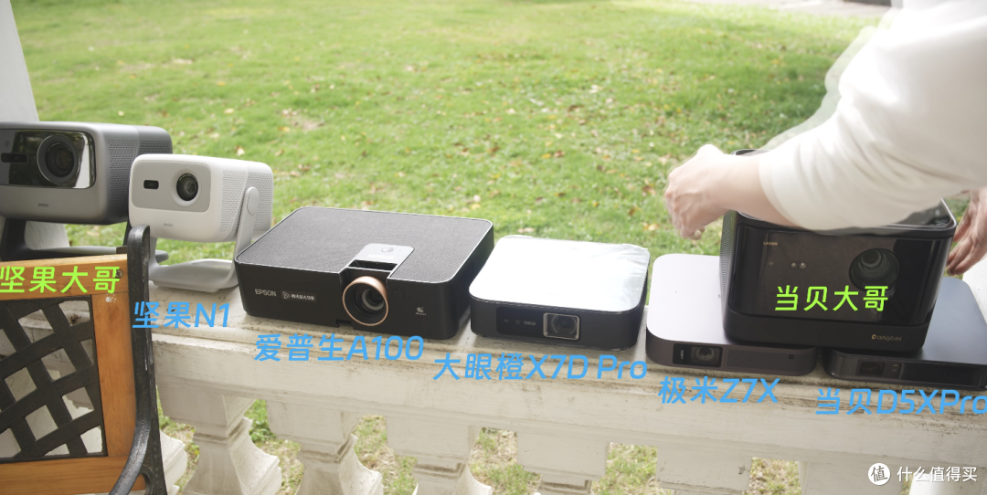 「入坑必看」用过1000-99999元后，我是真的想劝你别入投影仪。