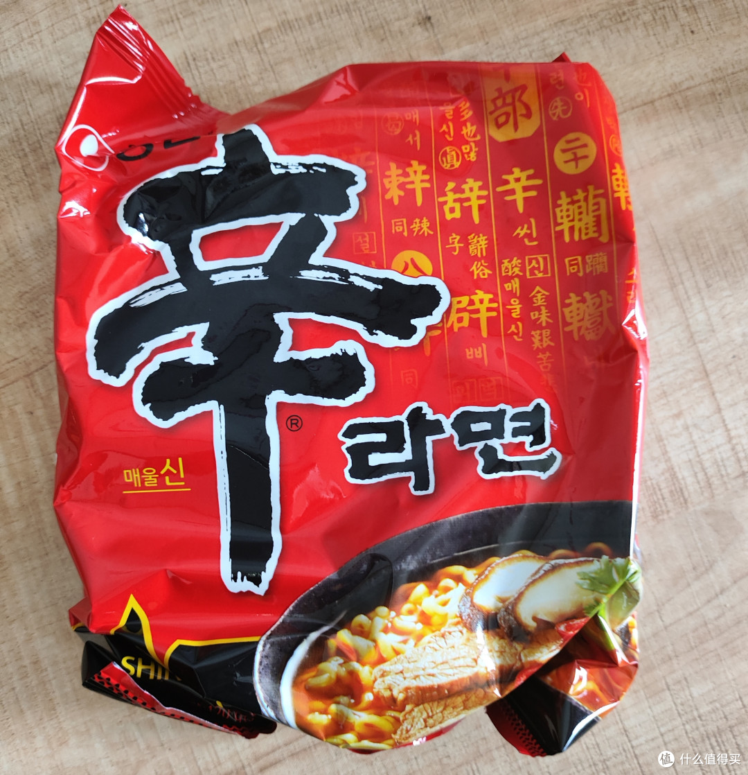 香辣可口,农心辛拉面!
