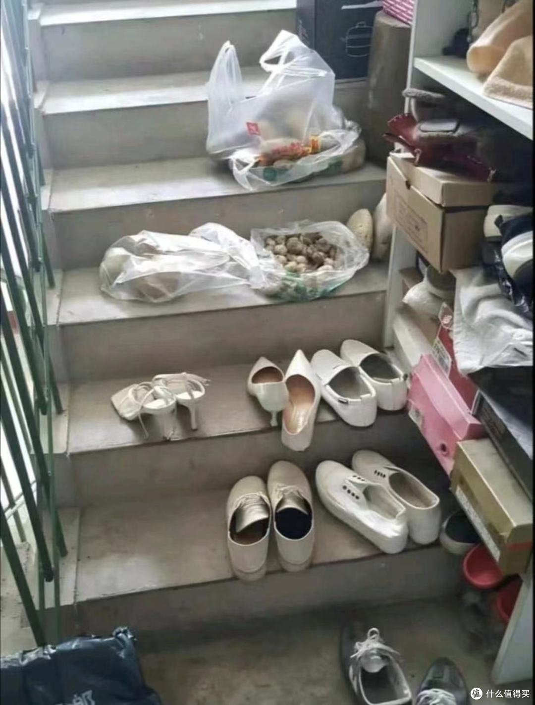 不听劝,坚持买了“老破小”,半年后我又哭着转卖了