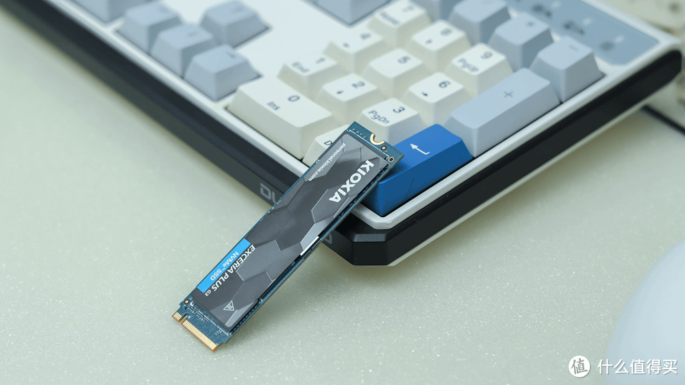 400价位铠侠SD10 PCIe4.0 SSD吊打99%固态硬盘？性价比超高