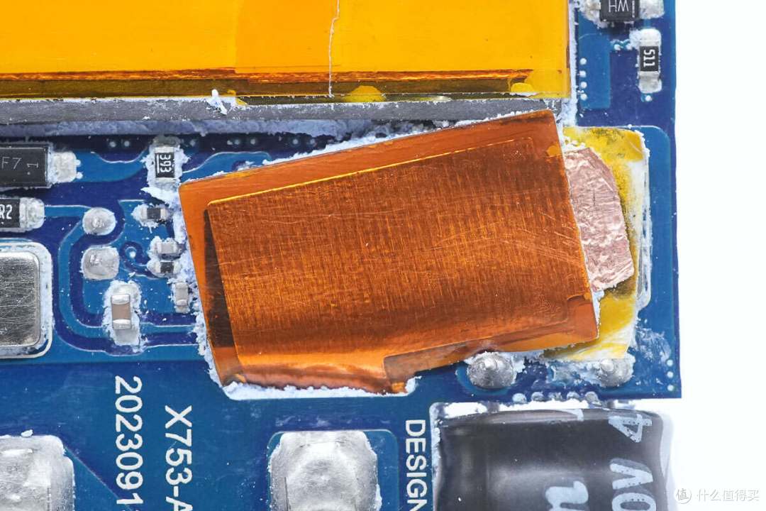 拆解报告:UGREEN绿联65W 2C1A超薄氮化镓充电器X753
