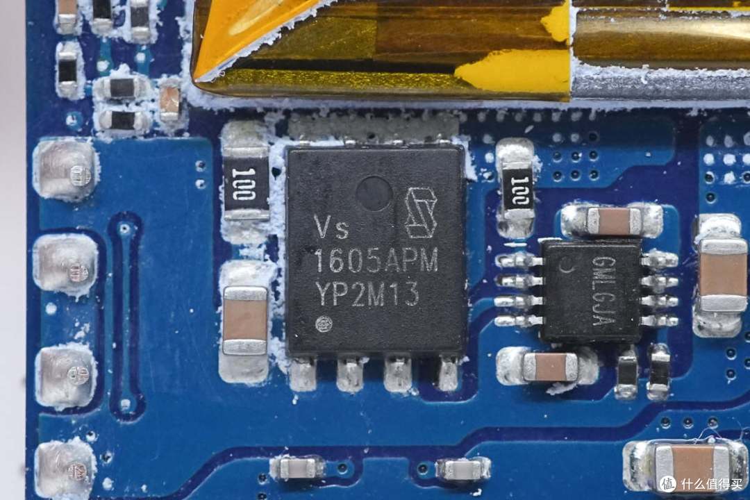 拆解报告:UGREEN绿联65W 2C1A超薄氮化镓充电器X753