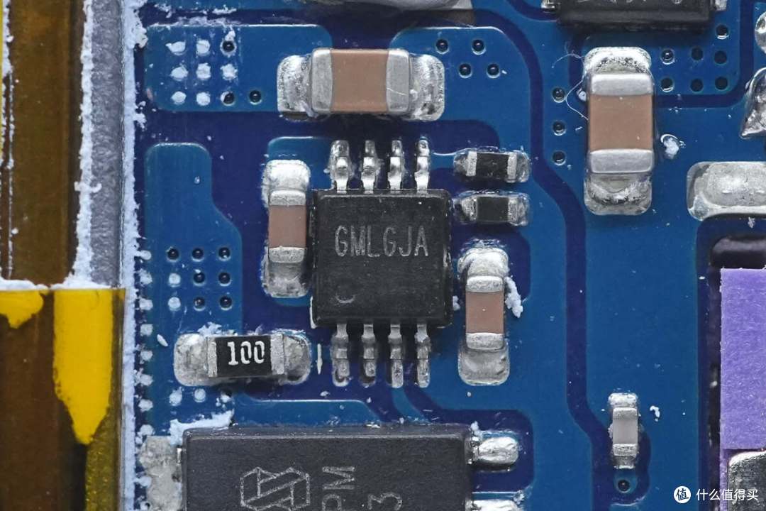 拆解报告:UGREEN绿联65W 2C1A超薄氮化镓充电器X753