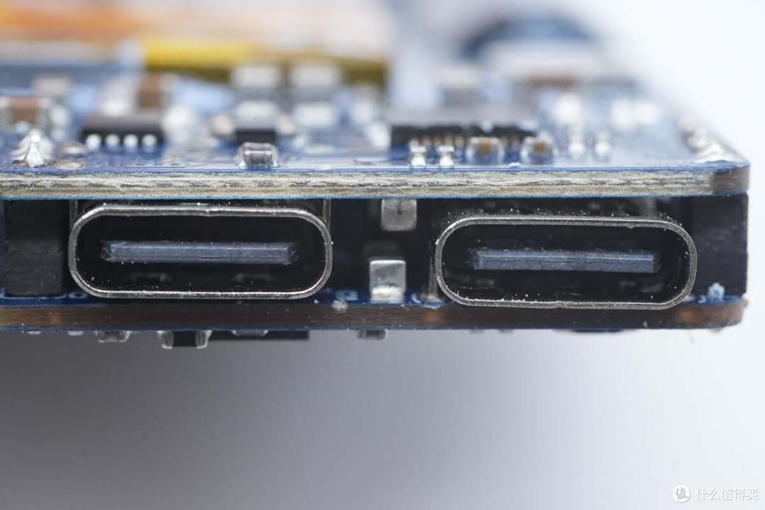 拆解报告:UGREEN绿联65W 2C1A超薄氮化镓充电器X753