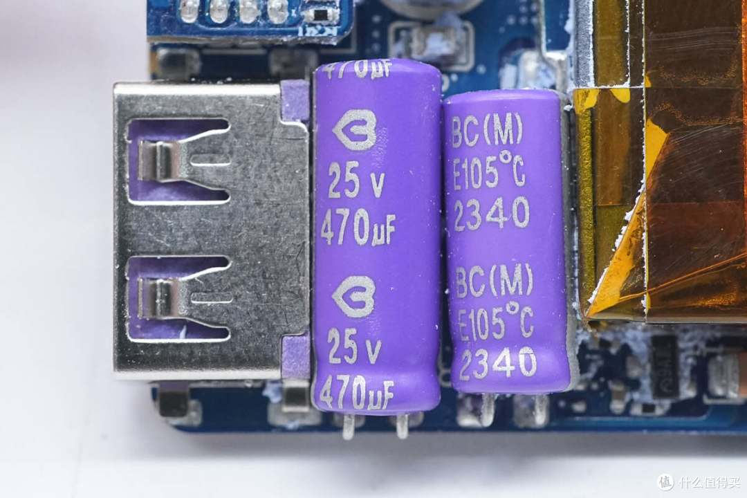 拆解报告:UGREEN绿联65W 2C1A超薄氮化镓充电器X753