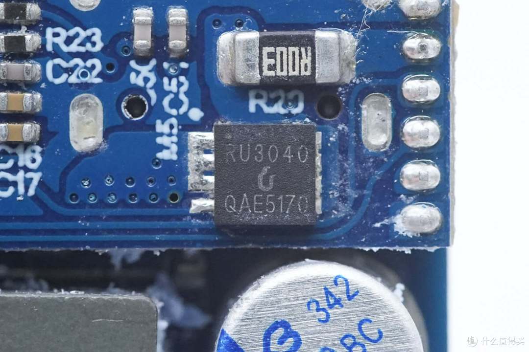 拆解报告:UGREEN绿联65W 2C1A超薄氮化镓充电器X753