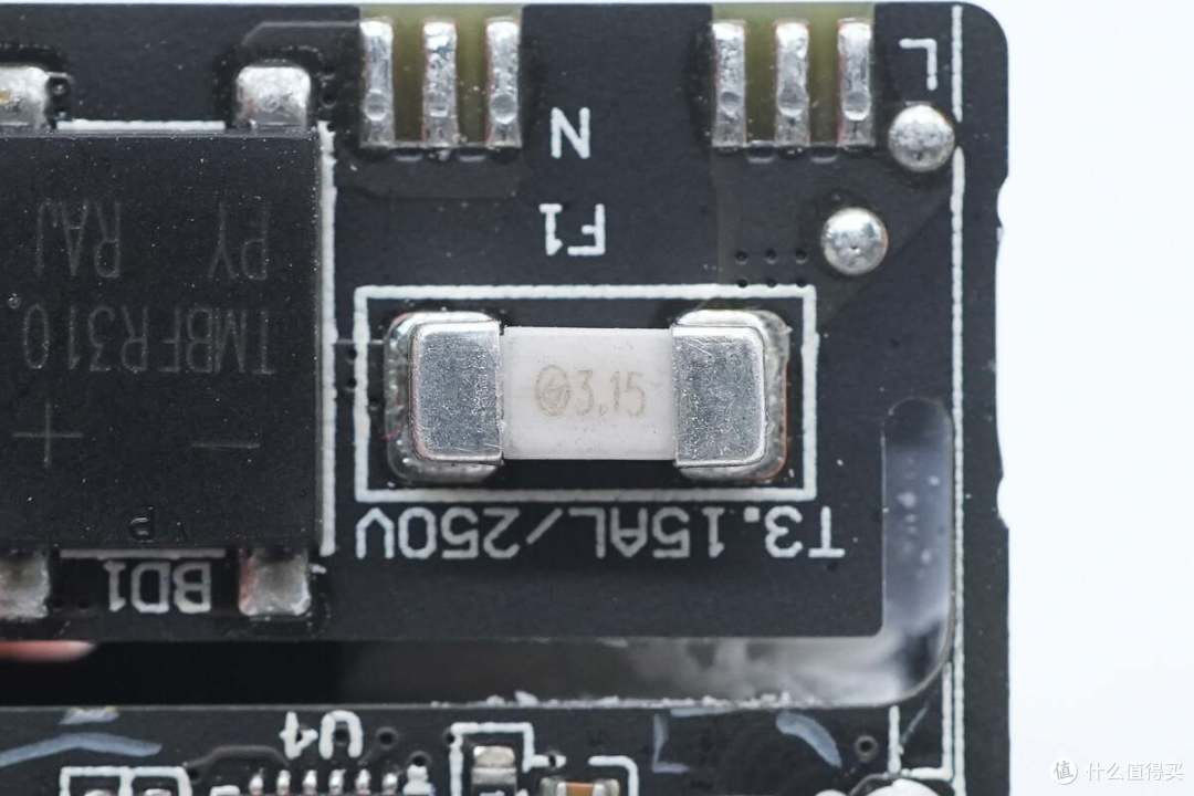 拆解报告：MI小米45W小布丁氮化镓充电器MDY-17-EA
