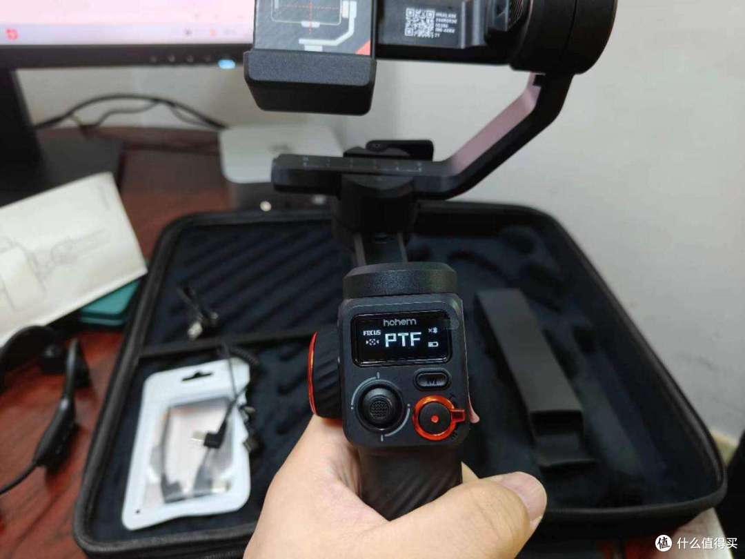 视频创作者必备的神级套装!浩瀚M6手机稳定器&浩瀚MIC-01无线麦克风实测