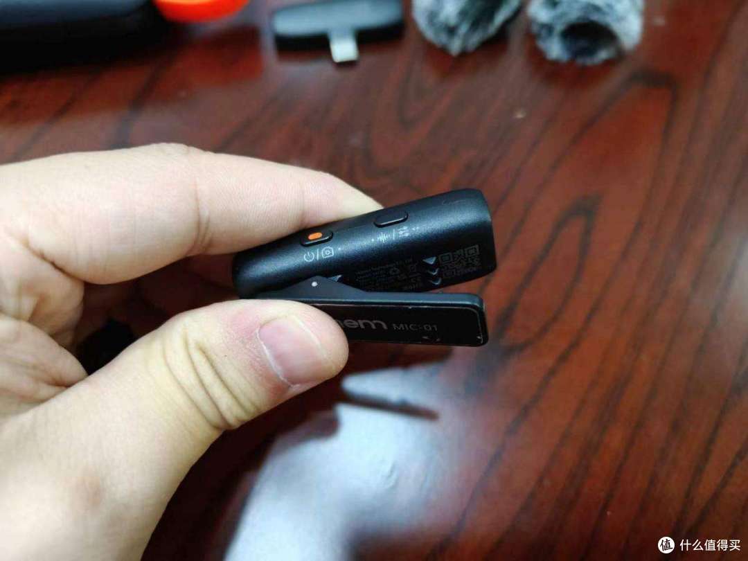 视频创作者必备的神级套装!浩瀚M6手机稳定器&浩瀚MIC-01无线麦克风实测