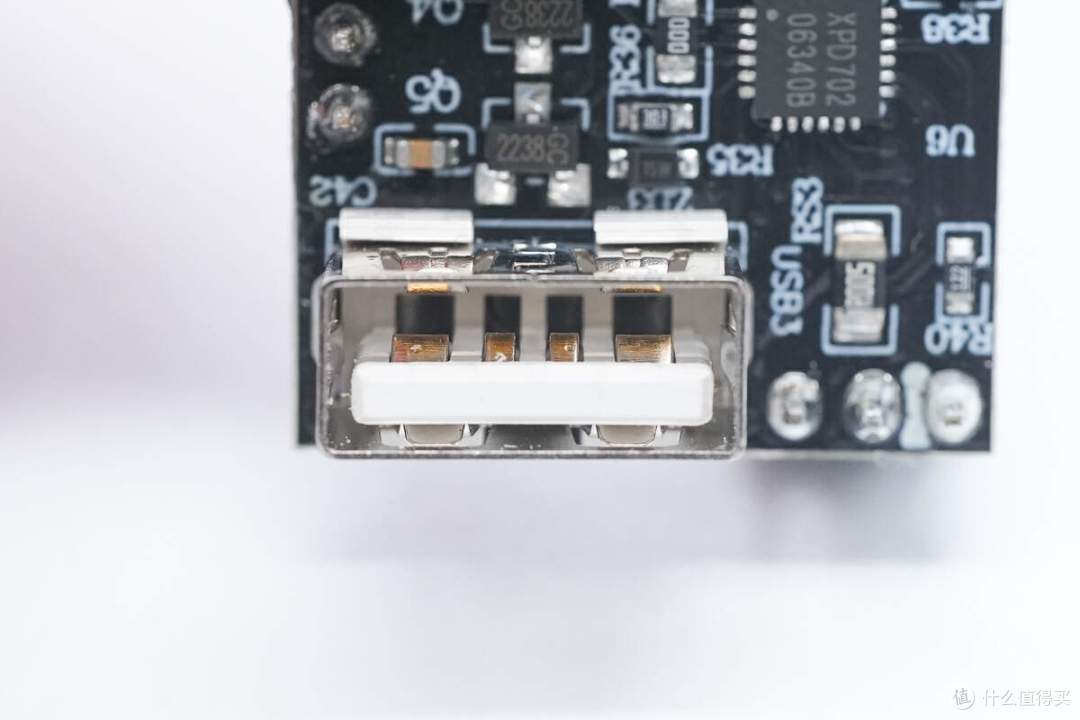 拆解报告:MI小米67W 2C1A氮化镓快充插线板CXB6-3QM