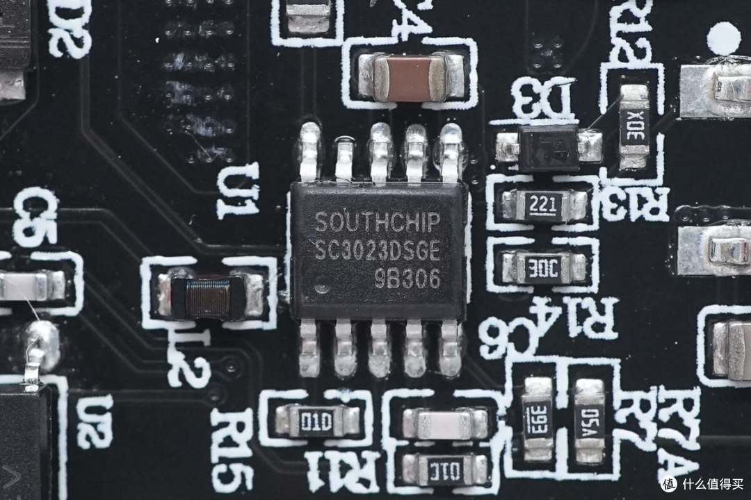 拆解报告:MI小米67W 2C1A氮化镓快充插线板CXB6-3QM