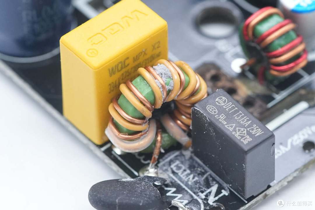 拆解报告:MI小米67W 2C1A氮化镓快充插线板CXB6-3QM