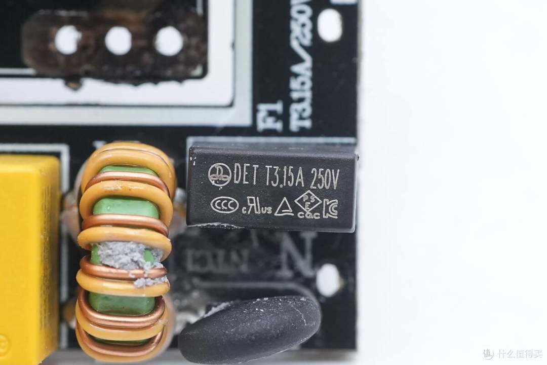 拆解报告:MI小米67W 2C1A氮化镓快充插线板CXB6-3QM