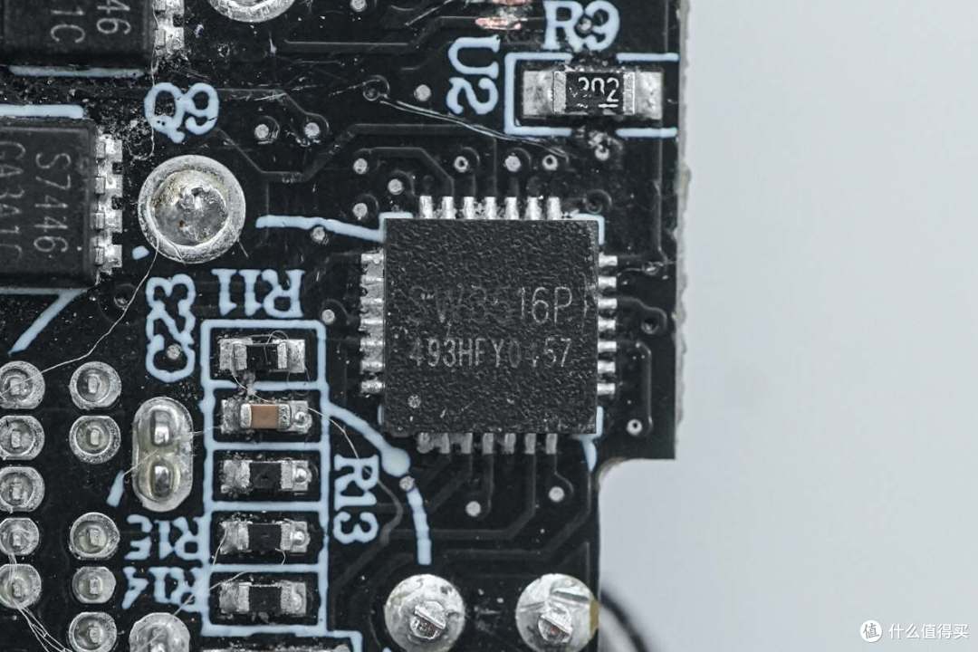 拆解报告:Baseus倍思67W 3C1A快充旅行插座BPS67M-1C