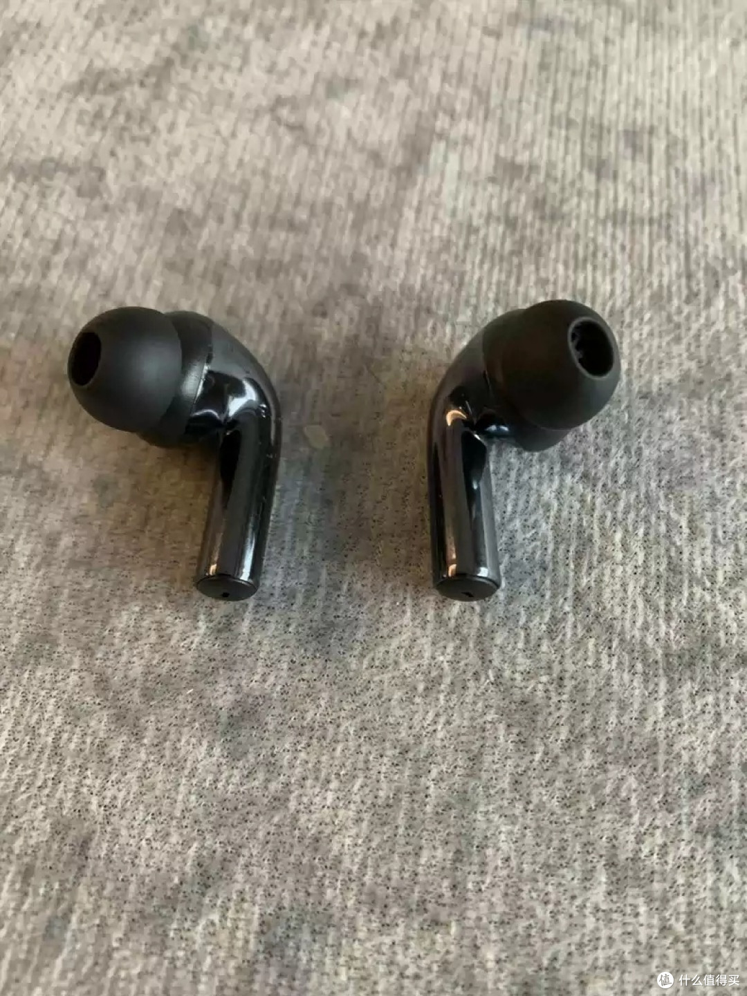 一加buds3 400块的价格，降噪+长续航