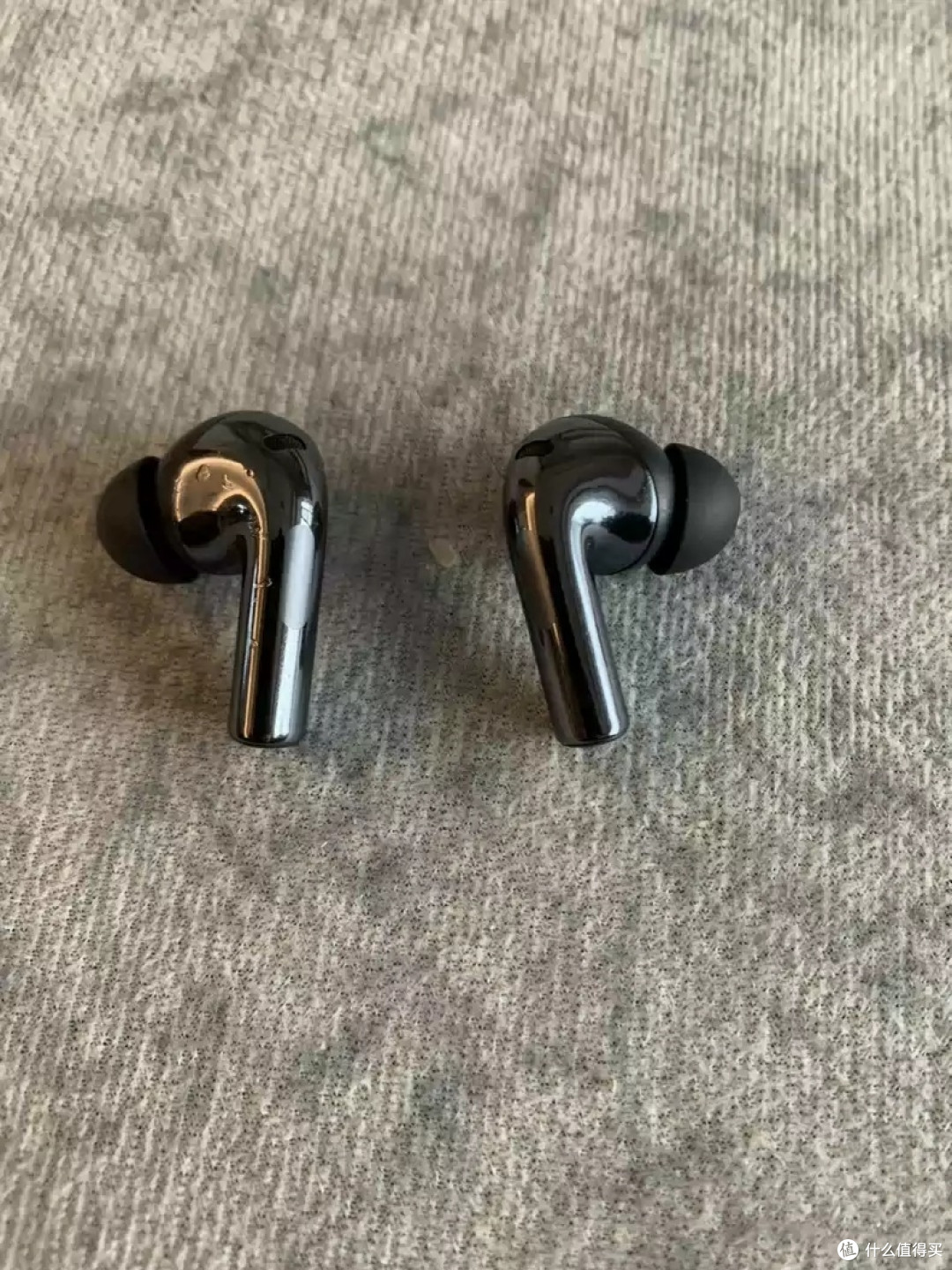一加buds3 400块的价格，降噪+长续航