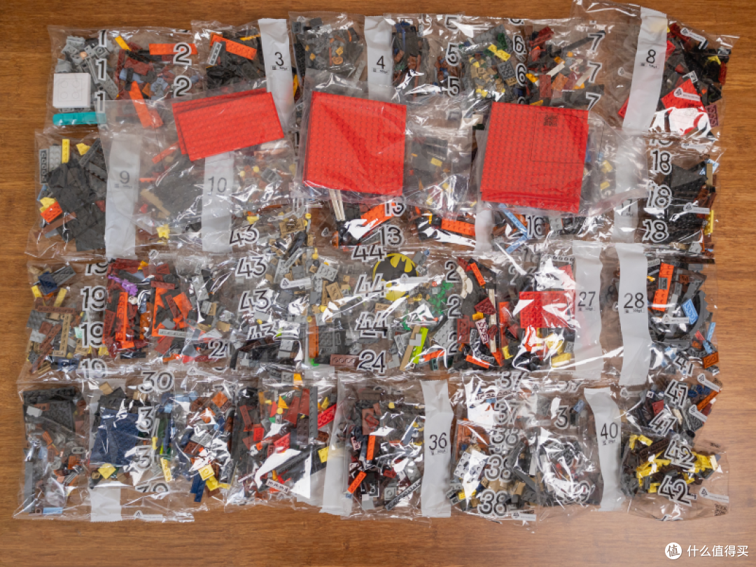 献给黑暗骑士迷的华美情书——LEGO 76271蝙蝠侠：动画版哥谭市套装