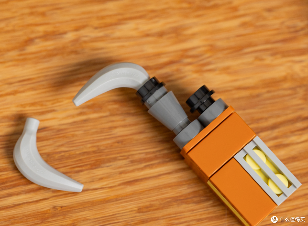 献给黑暗骑士迷的华美情书——LEGO 76271蝙蝠侠：动画版哥谭市套装