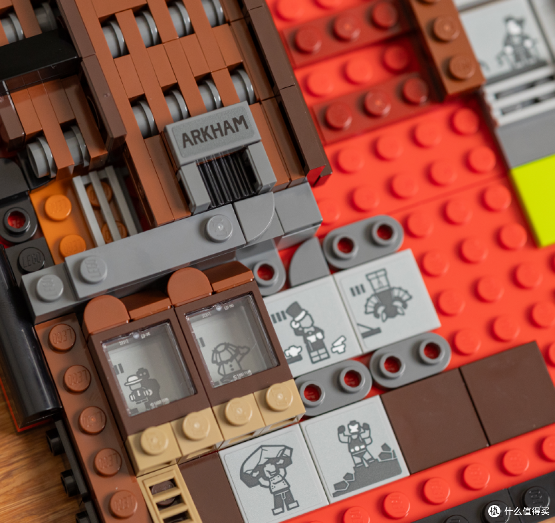 献给黑暗骑士迷的华美情书——LEGO 76271蝙蝠侠：动画版哥谭市套装