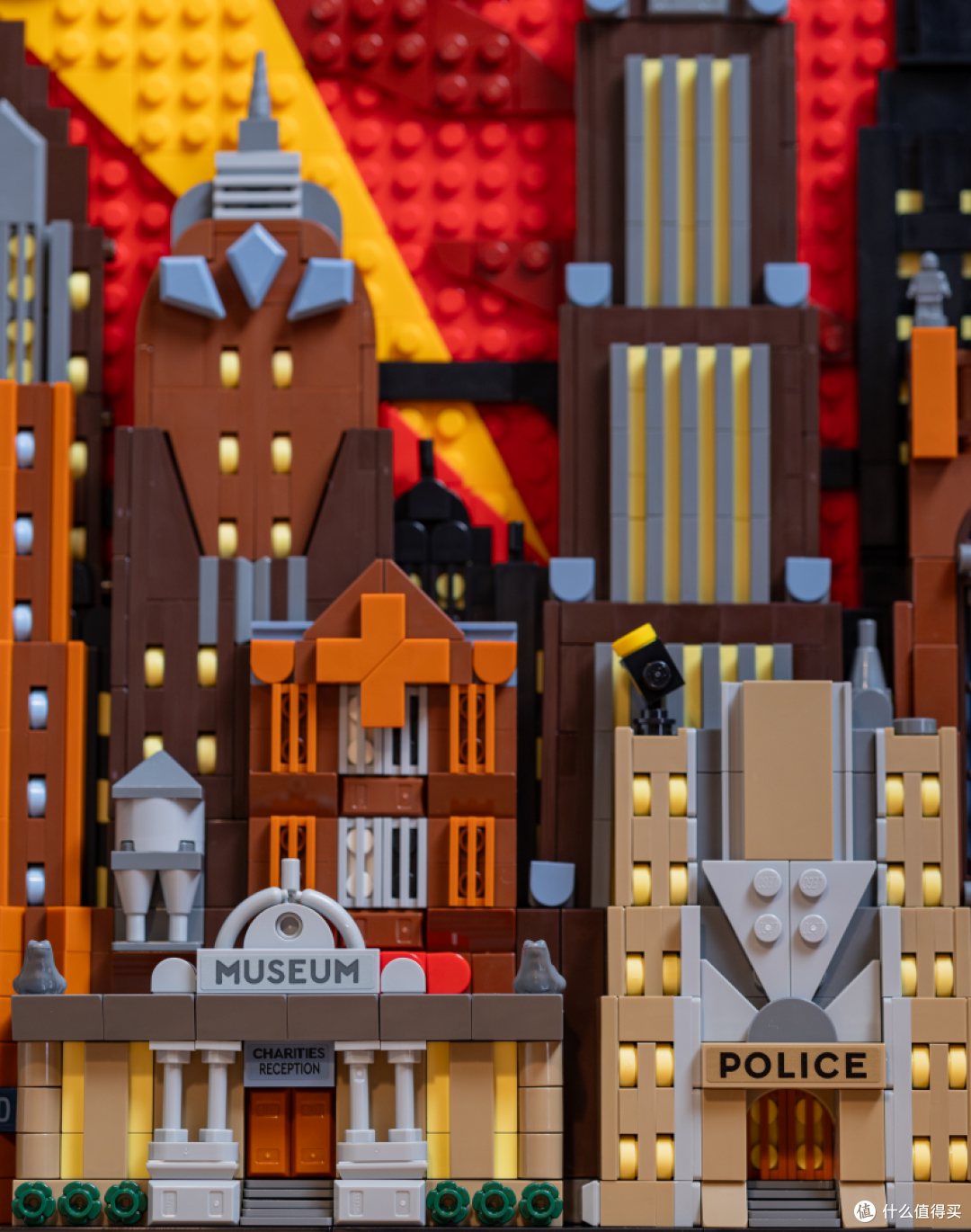 献给黑暗骑士迷的华美情书——LEGO 76271蝙蝠侠：动画版哥谭市套装