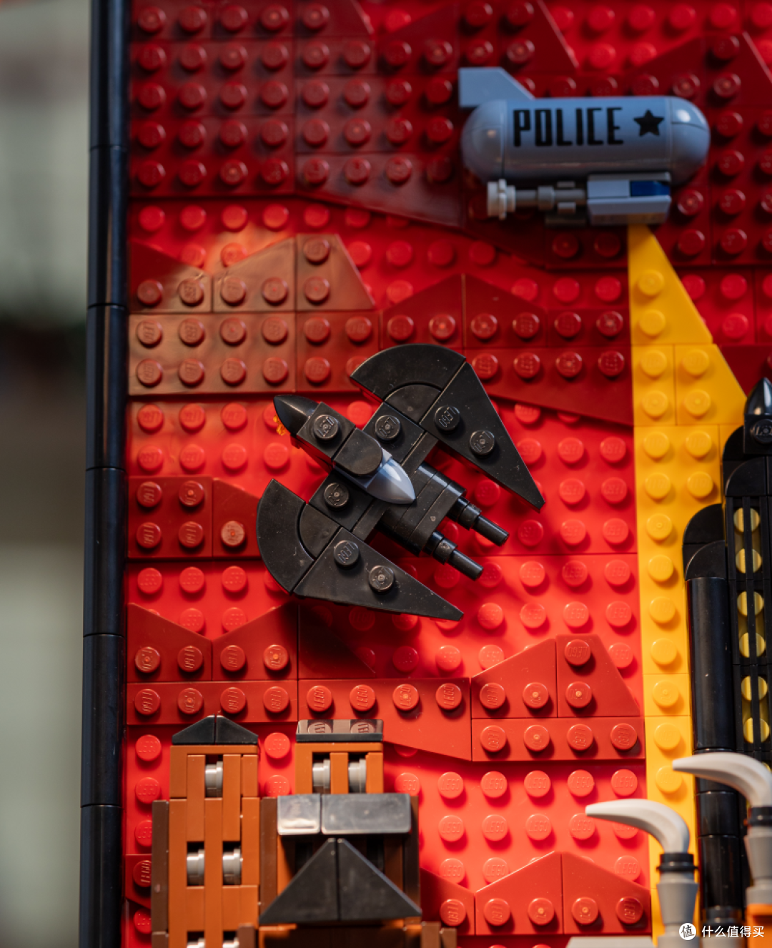 献给黑暗骑士迷的华美情书——LEGO 76271蝙蝠侠：动画版哥谭市套装